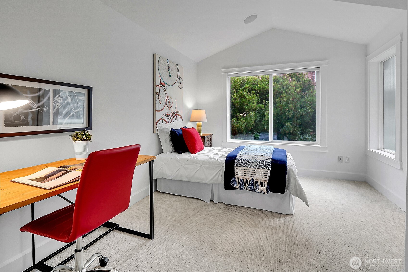 815 2nd Avenue N #A, Seattle, WA 98109