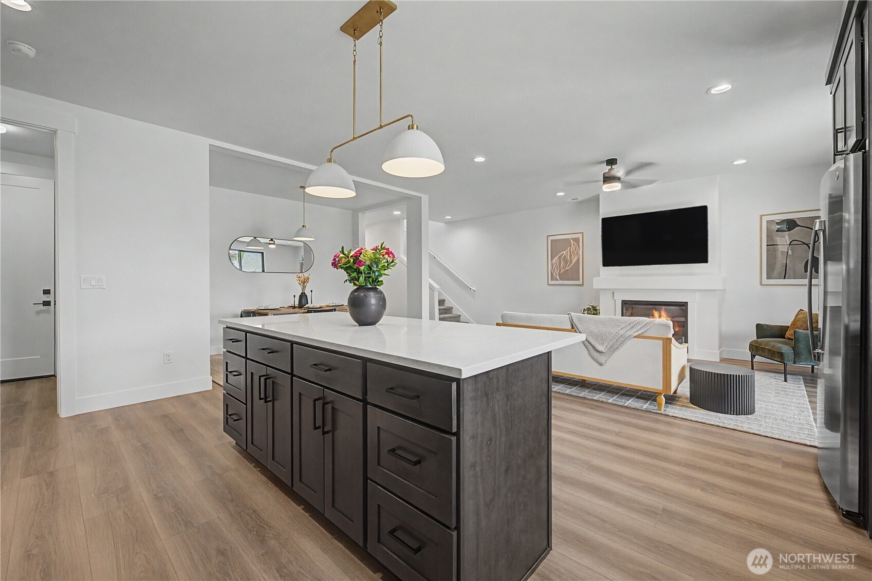 585 S Perry Avenue , East Wenatchee, WA 98802