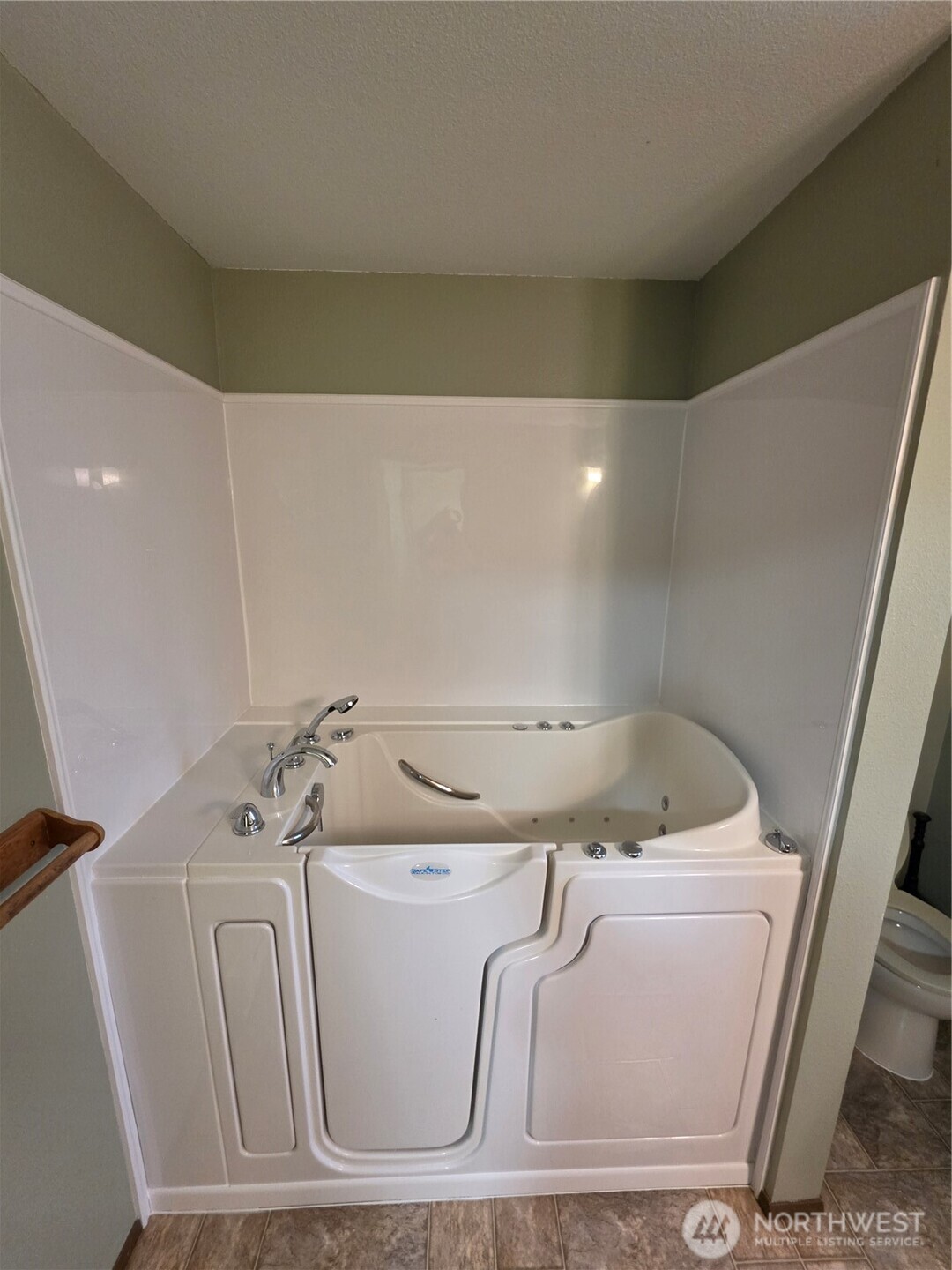 130 NE Evergreen Drive , Tahuya, WA 98588