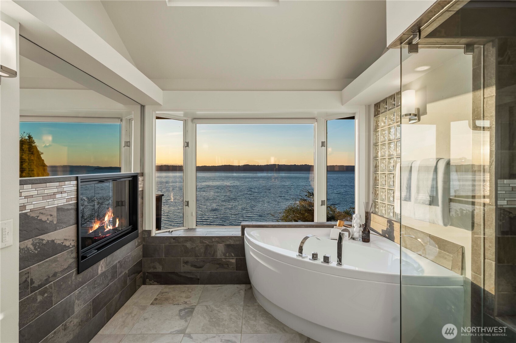 3626 SW Dash Point Road , Federal Way, WA 98023