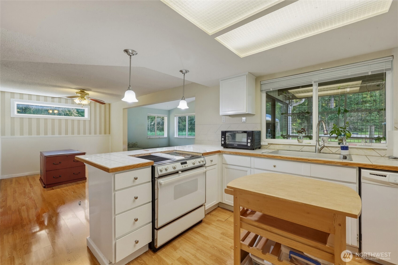 37214 Allen Road S, Roy, WA 98580-9184
