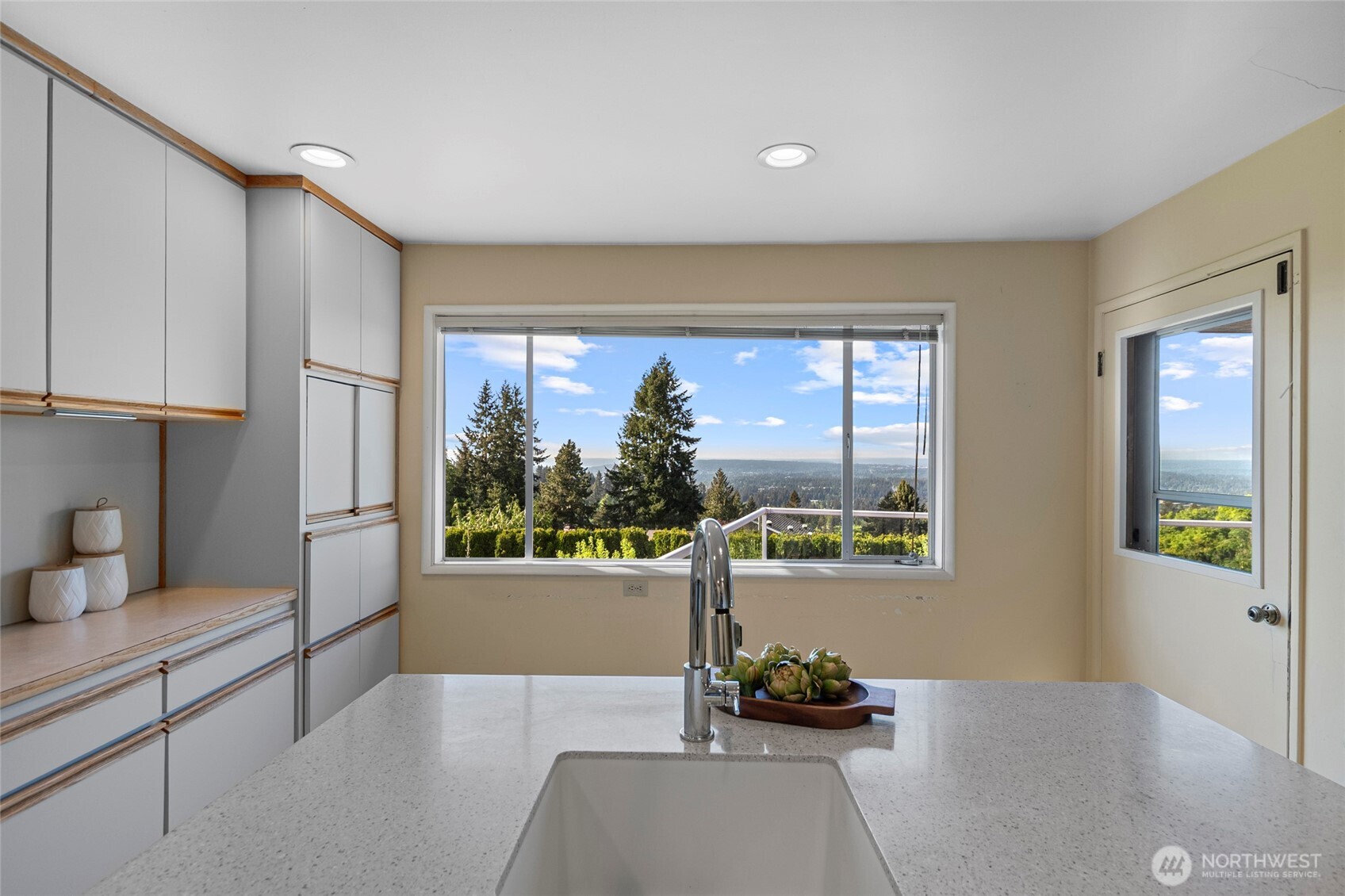 14508 SE 50th Street , Bellevue, WA 98006