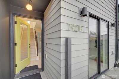 7912 34th Avenue SW #B, Seattle, WA 98126