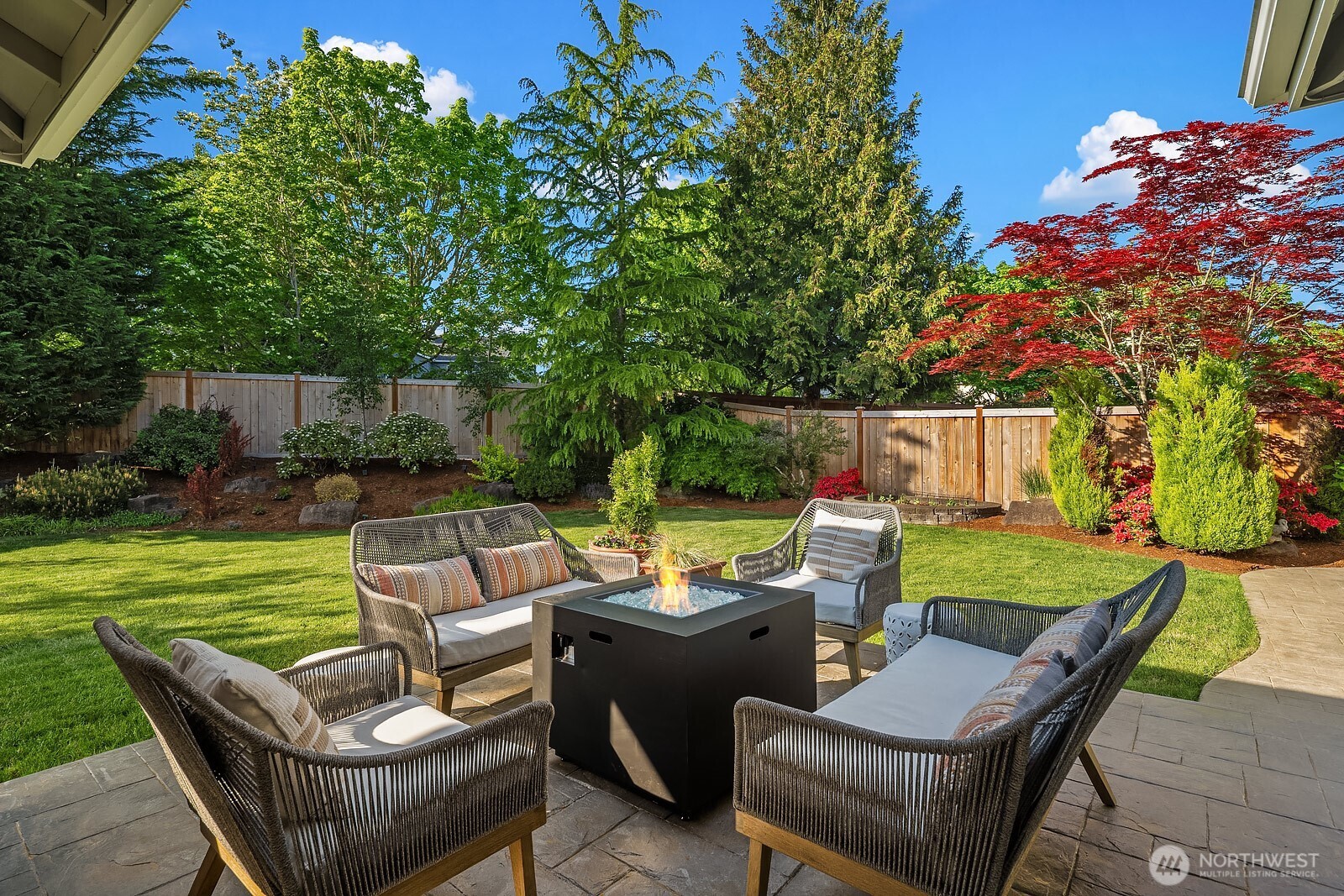 27212 SE 12th Place , Sammamish, WA 98075