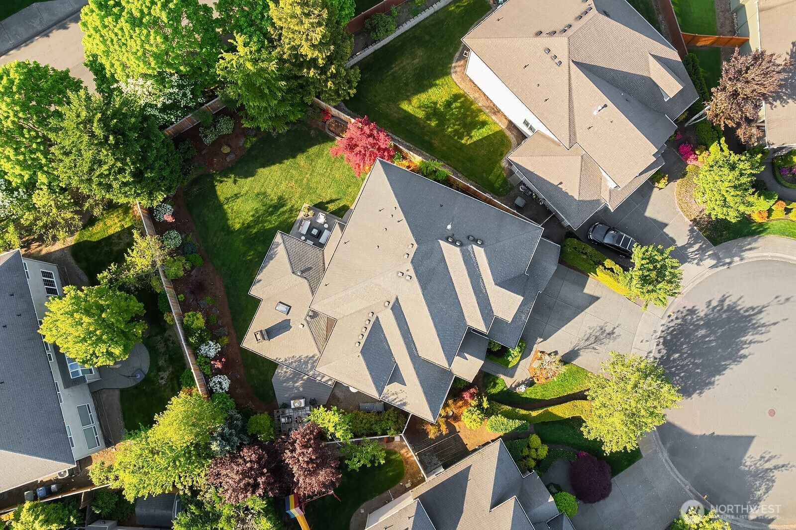 27212 SE 12th Place , Sammamish, WA 98075