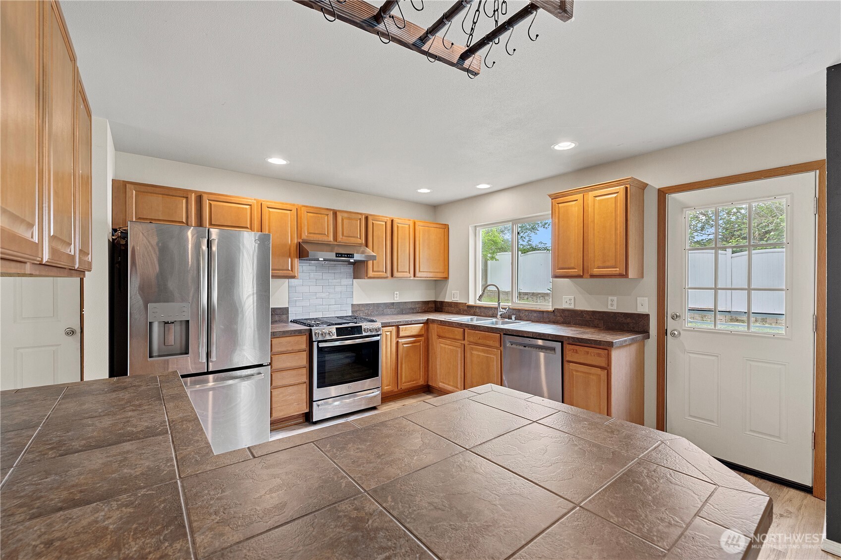1232 NW Kathleen Drive , Oak Harbor, WA 98277