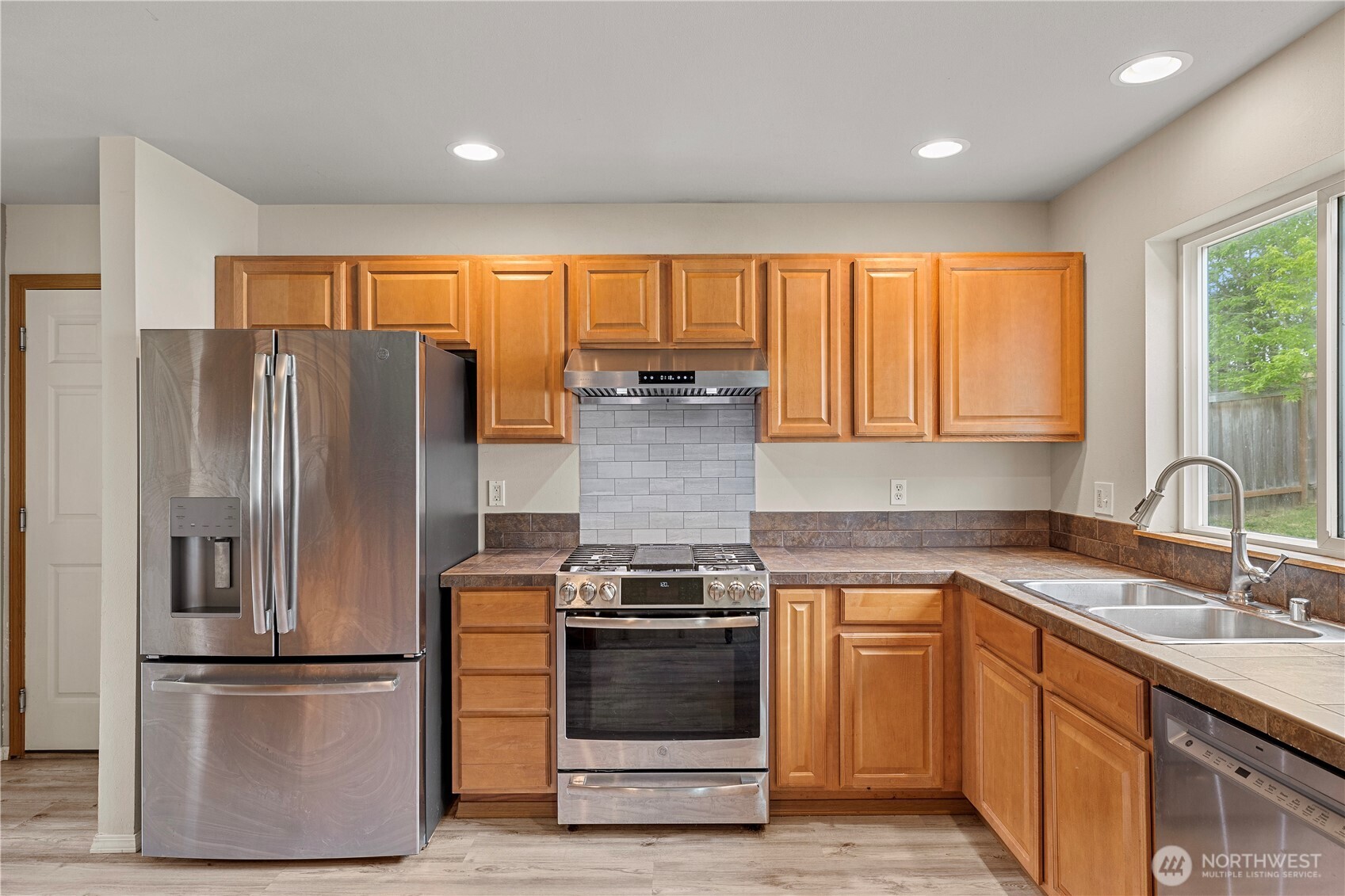 1232 NW Kathleen Drive , Oak Harbor, WA 98277