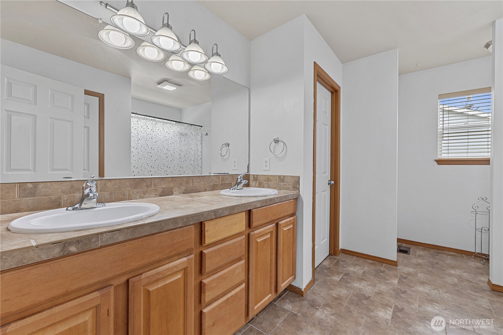 1232 NW Kathleen Drive , Oak Harbor, WA 98277