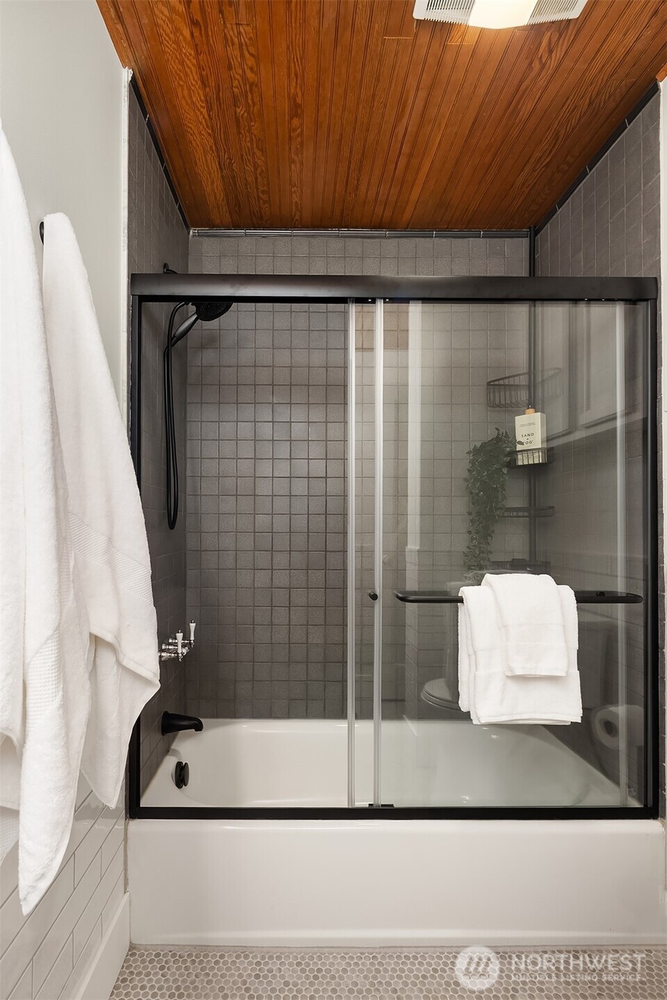 5519 18th Avenue S, Seattle, WA 98108
