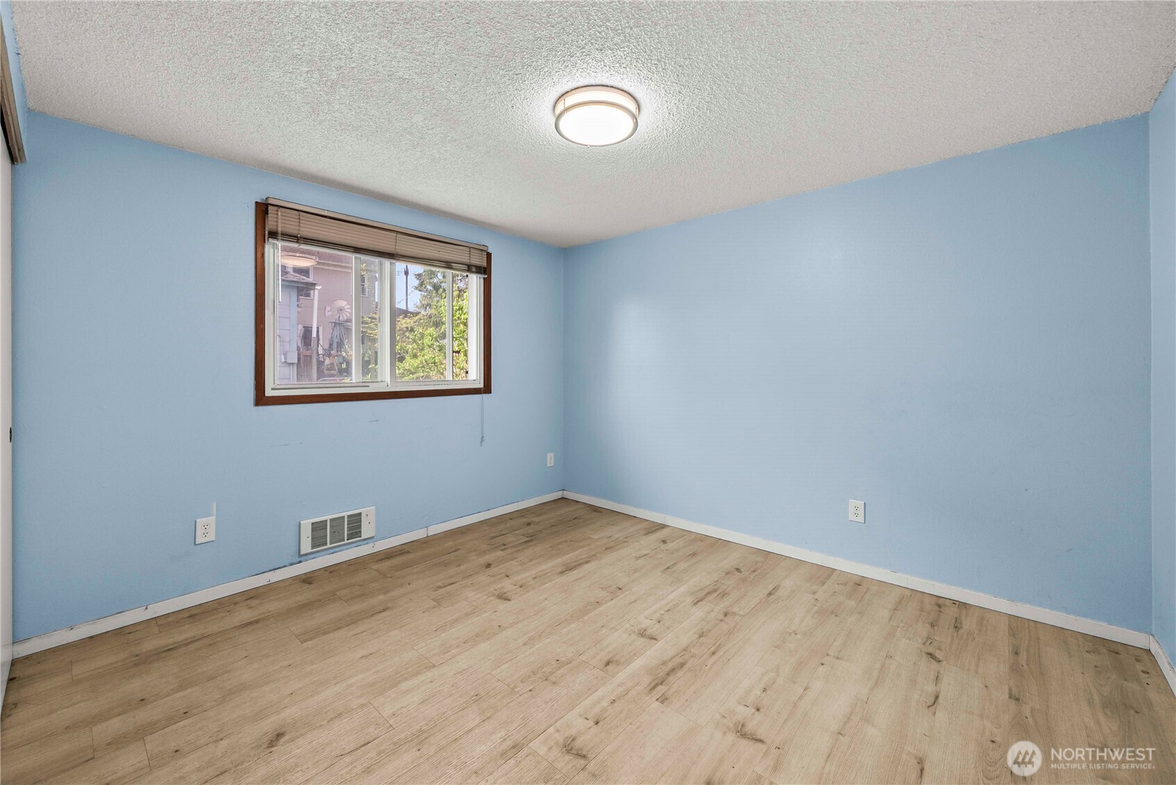 6919 Carleton Avenue S, Seattle, WA 98108