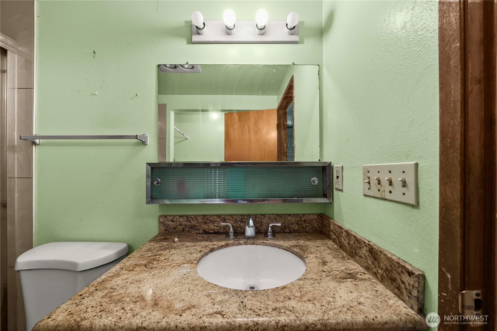 6919 Carleton Avenue S, Seattle, WA 98108