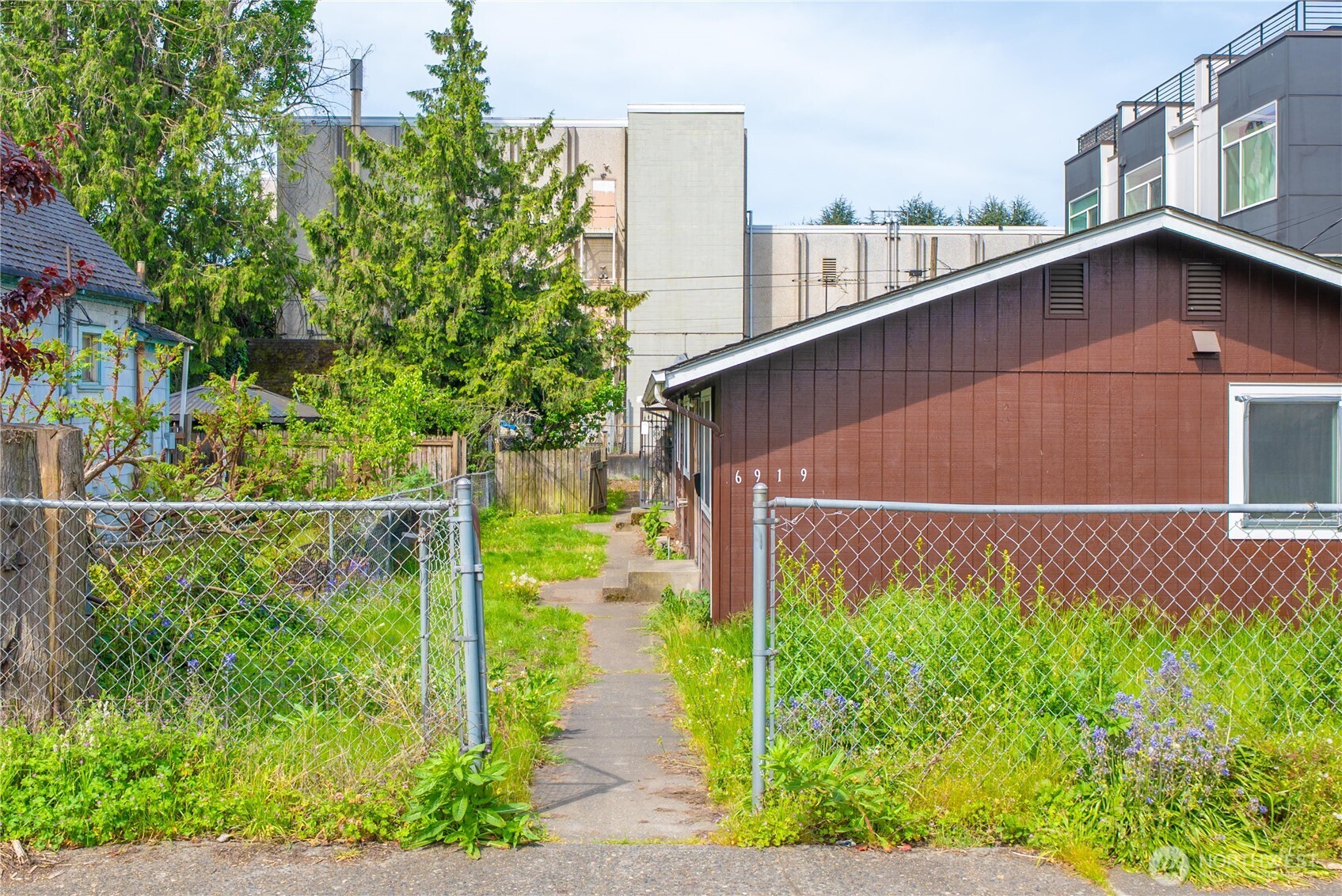 6919 Carleton Avenue S, Seattle, WA 98108