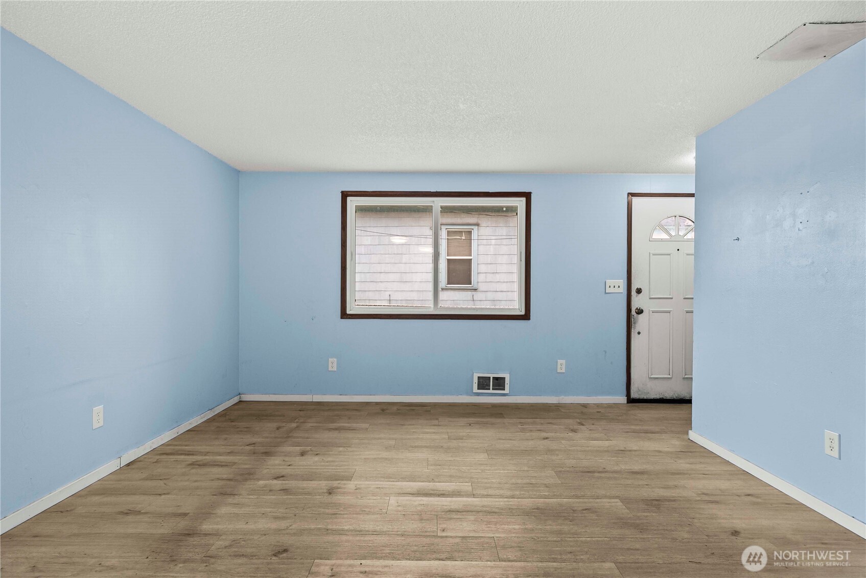 6919 Carleton Avenue S, Seattle, WA 98108