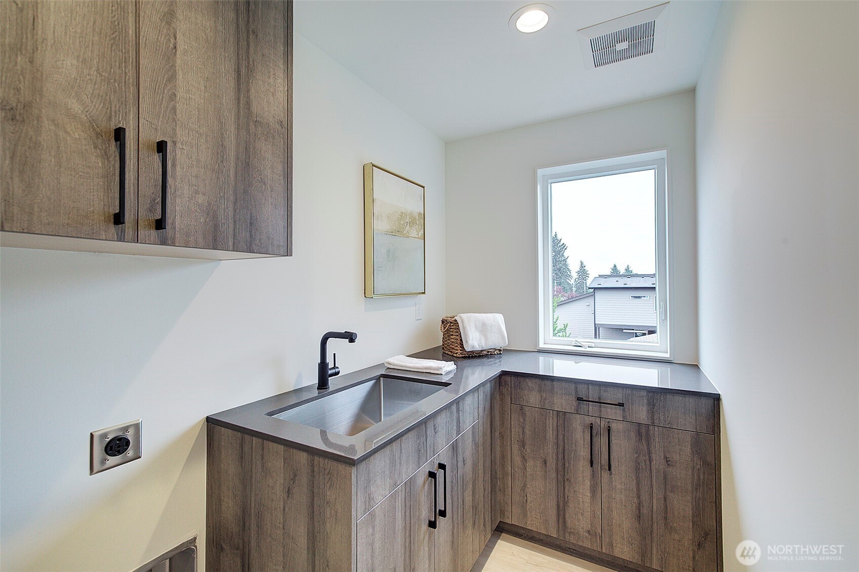 7912 34th Avenue SW, Seattle, WA 98126