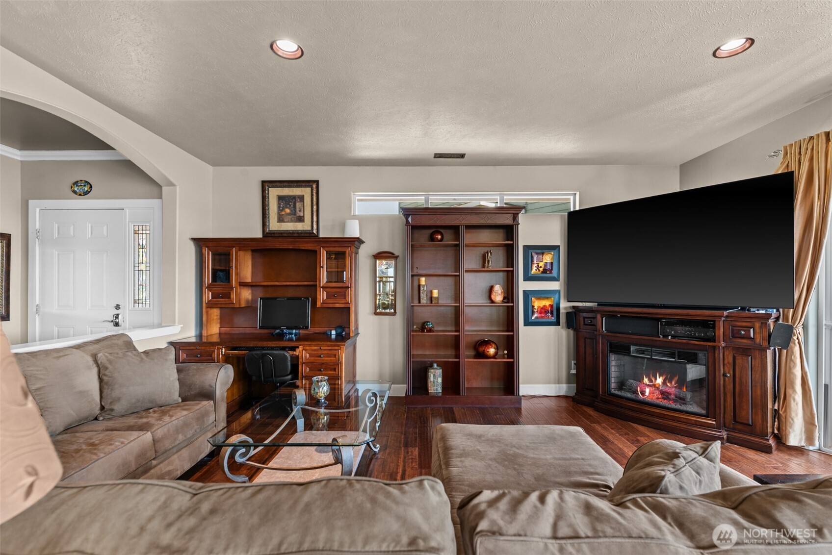9119 Seahawk Lane NW, Quincy, WA 98848