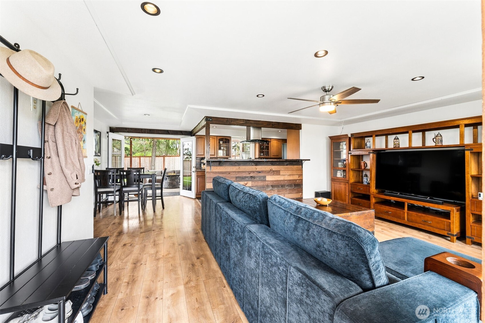 10402 Douglas Drive SW, Lakewood, WA 98499