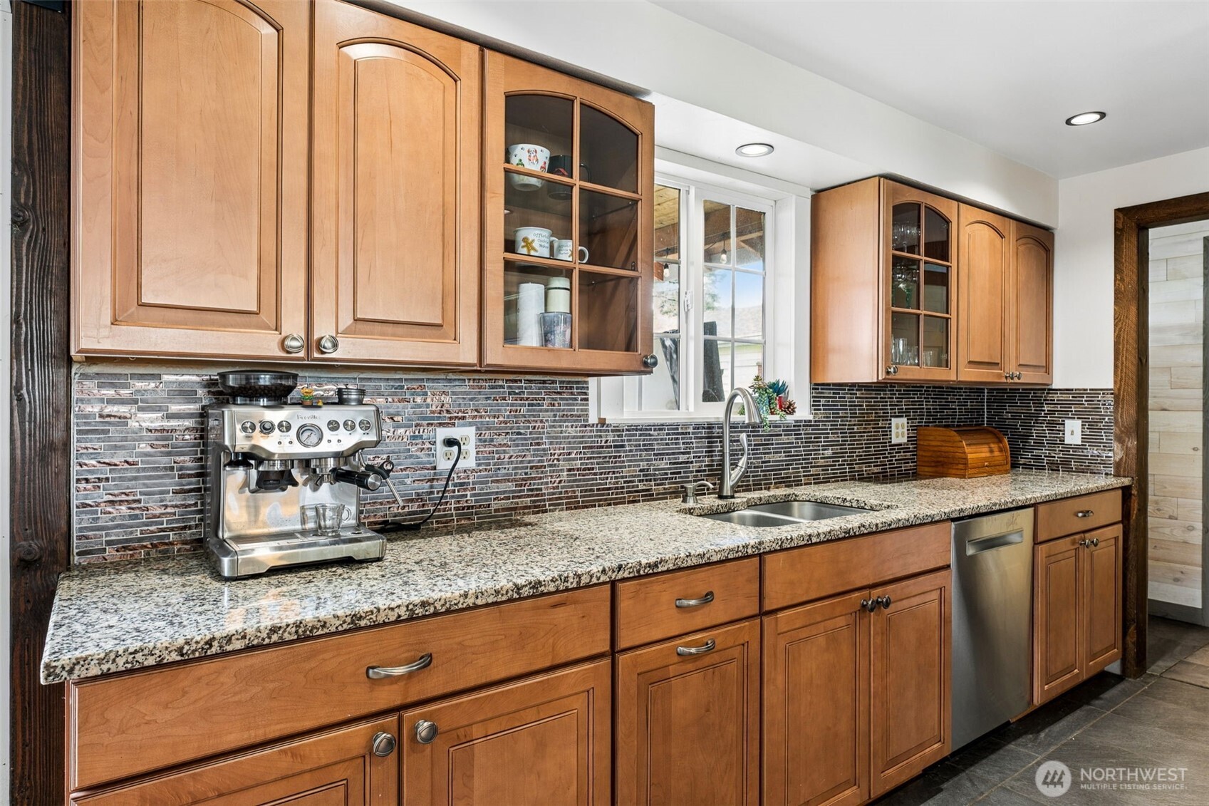 10402 Douglas Drive SW, Lakewood, WA 98499