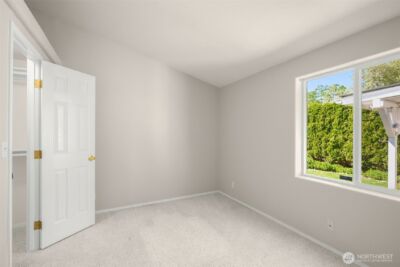 23606 Lake Dr W, Bothell, WA 98021 - Photo 19