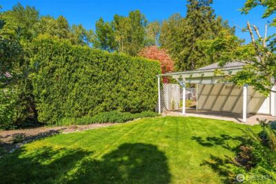 23606 Lake Dr W, Bothell, WA 98021 - Photo 26