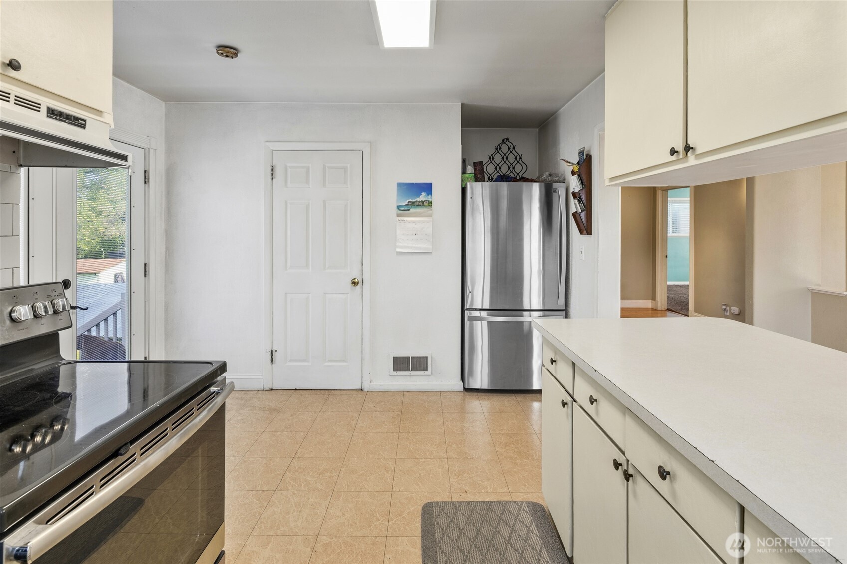 9334 E B Street , Tacoma, WA 98445