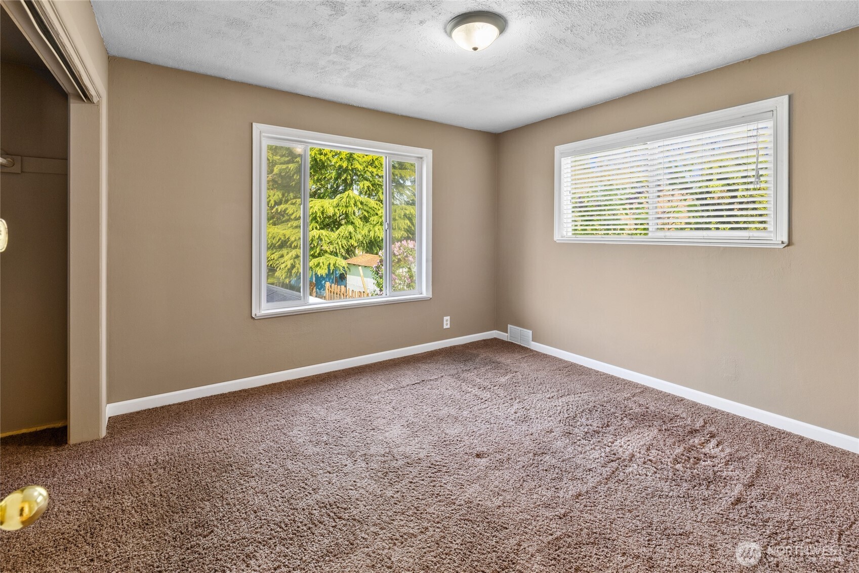 9334 E B Street , Tacoma, WA 98445