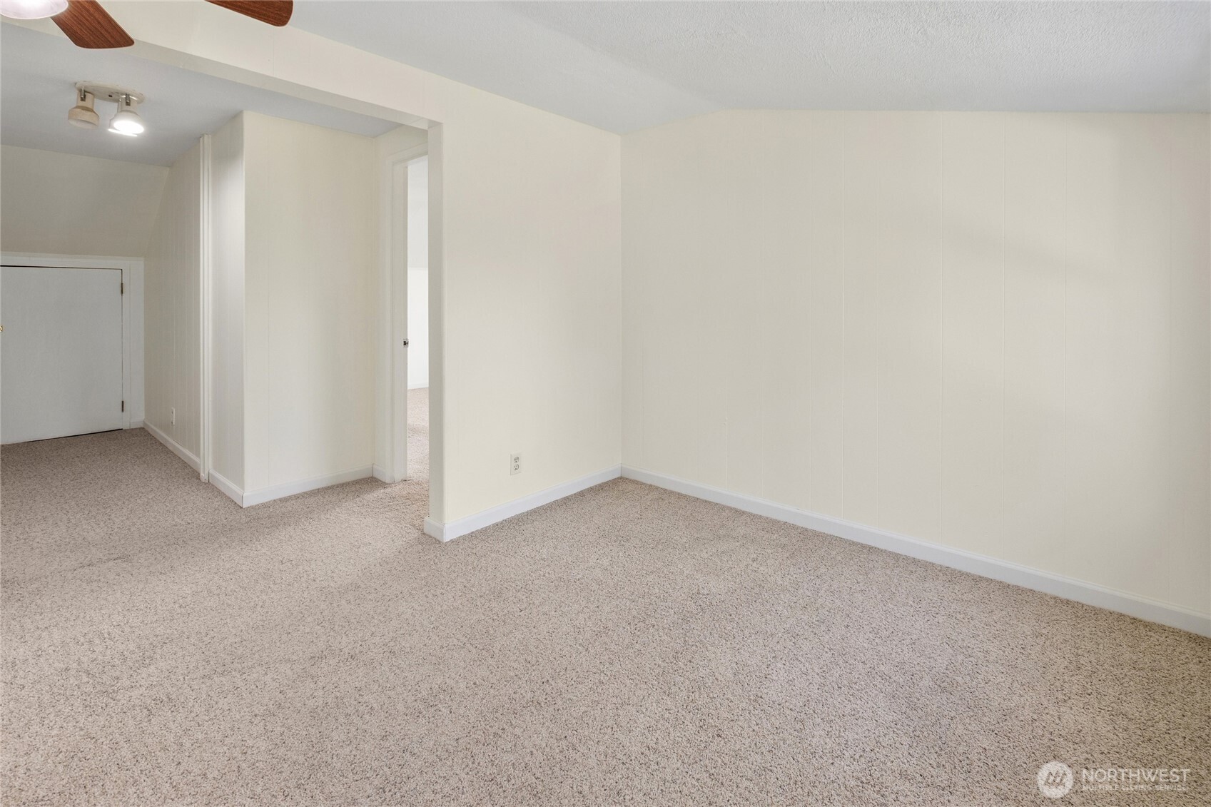 9334 E B Street , Tacoma, WA 98445