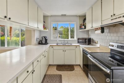 9334 E B Street , Tacoma, WA 98445 - Photo 9