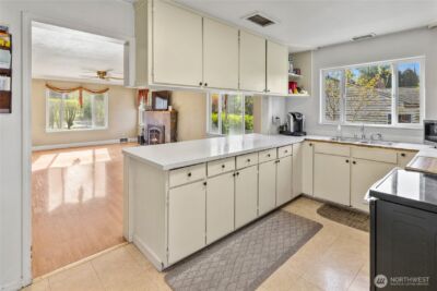 9334 E B Street , Tacoma, WA 98445 - Photo 10