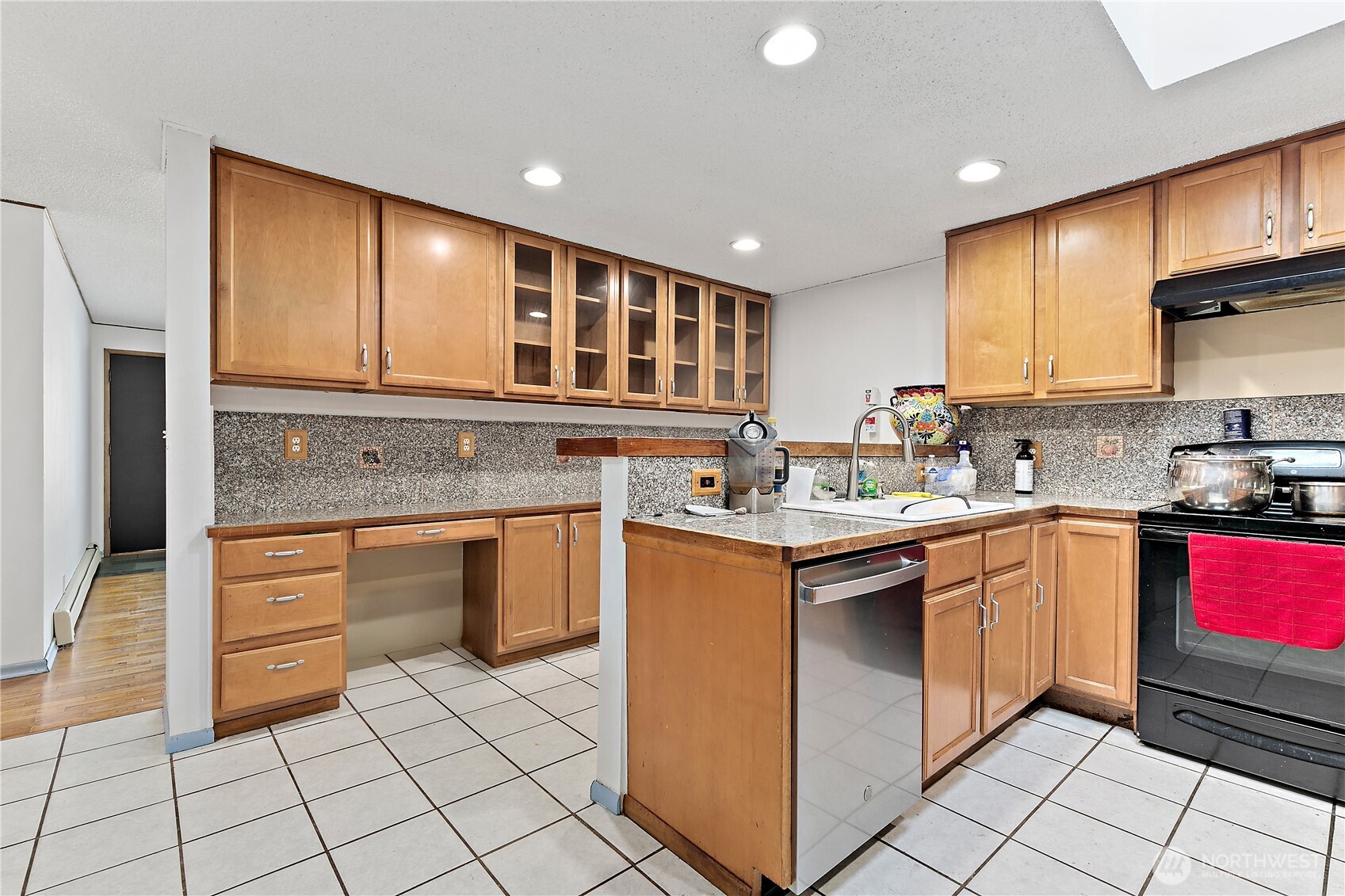 23442 27th Avenue S, Des Moines, WA 98198