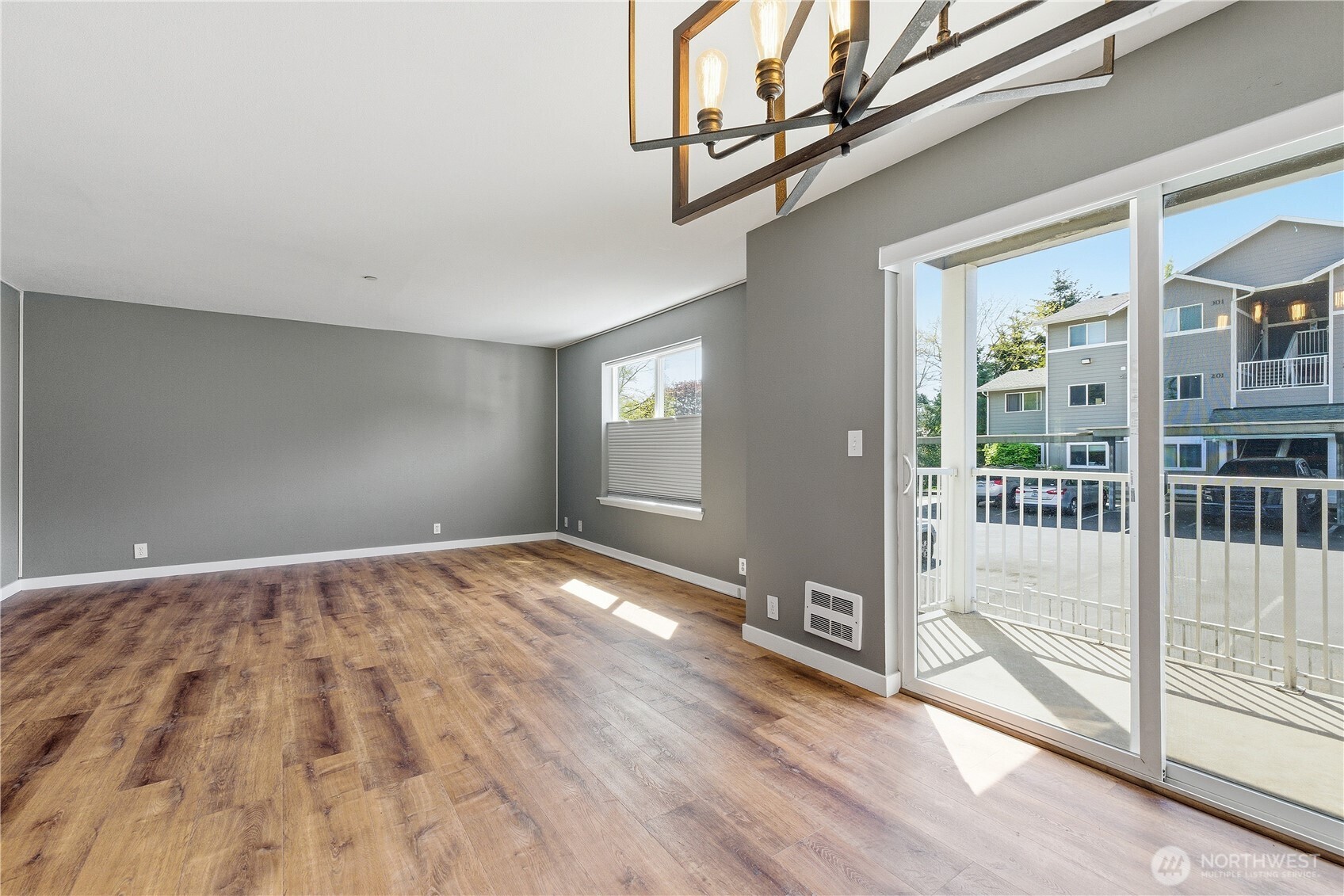 1670 SW Mulberry Street #B201, Oak Harbor, WA 98277