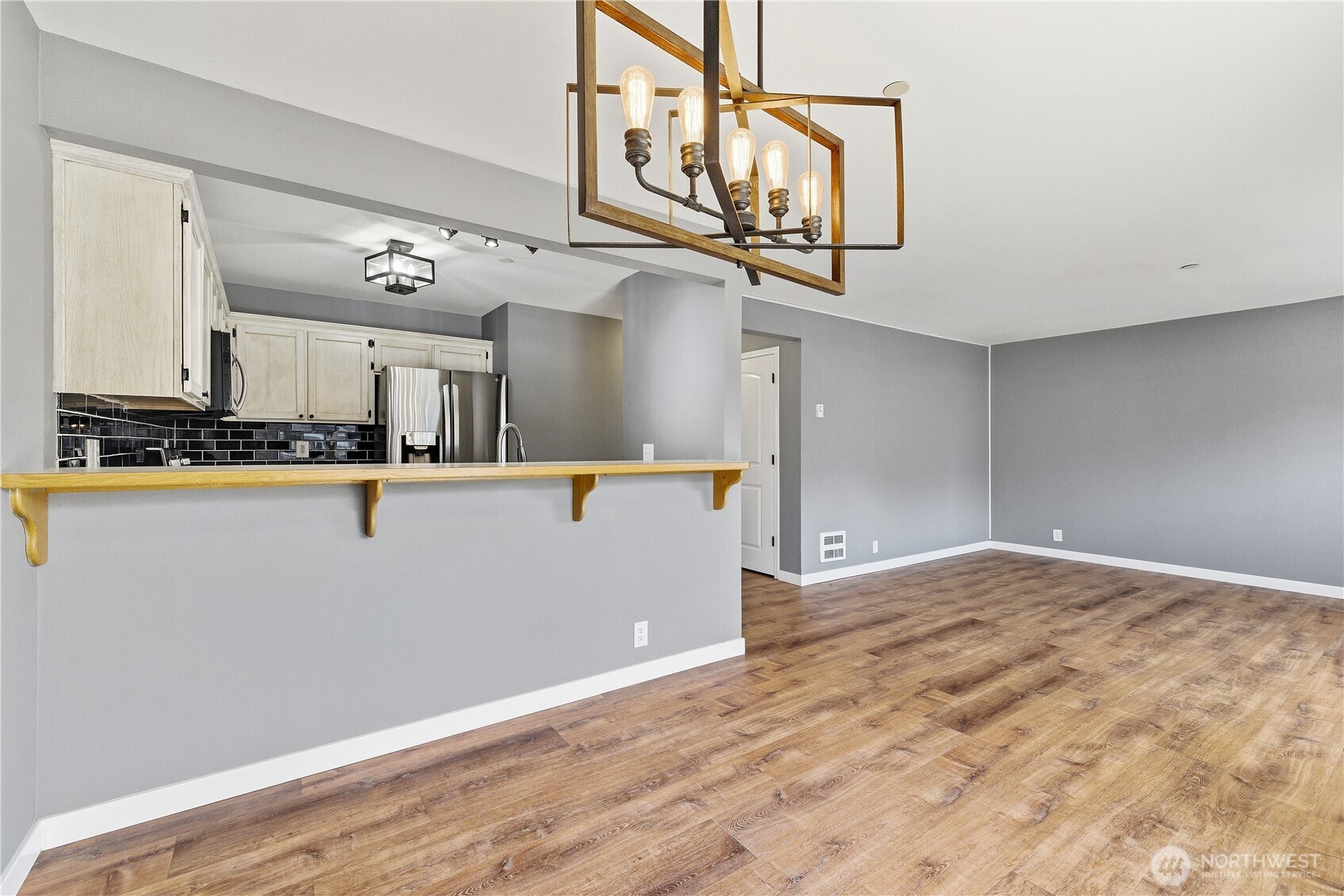 1670 SW Mulberry Street #B201, Oak Harbor, WA 98277