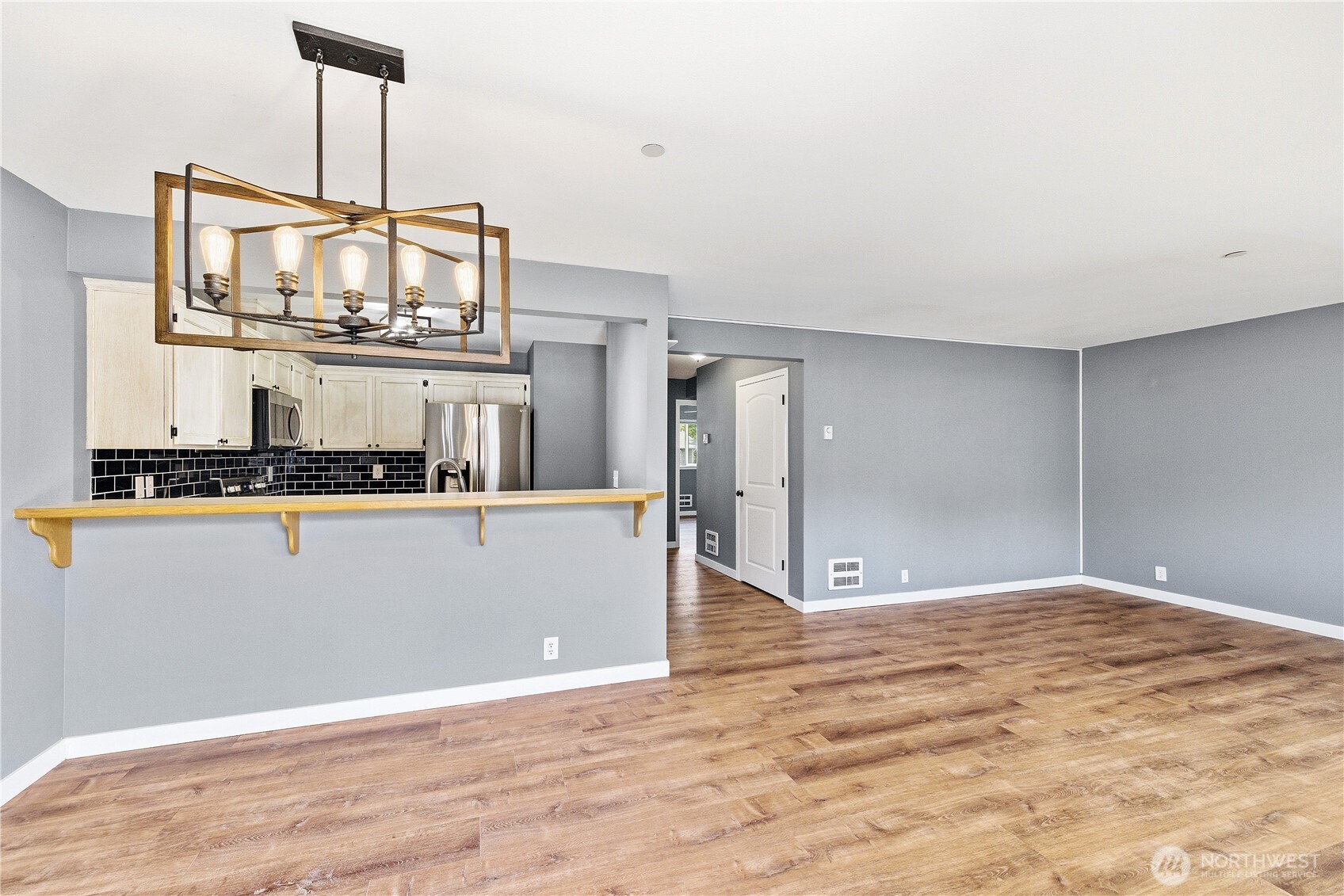 1670 SW Mulberry Street #B201, Oak Harbor, WA 98277