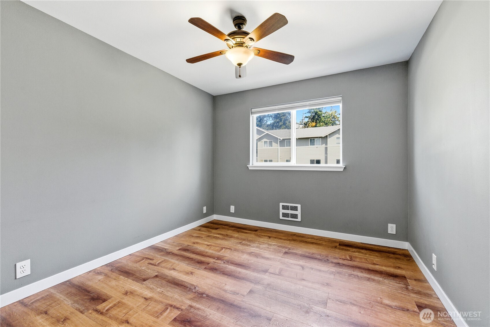 1670 SW Mulberry Street #B201, Oak Harbor, WA 98277