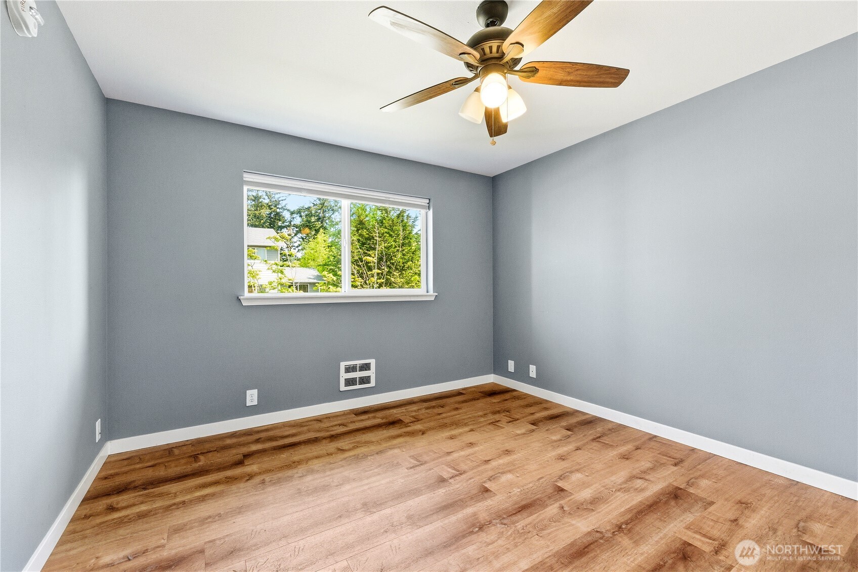 1670 SW Mulberry Street #B201, Oak Harbor, WA 98277
