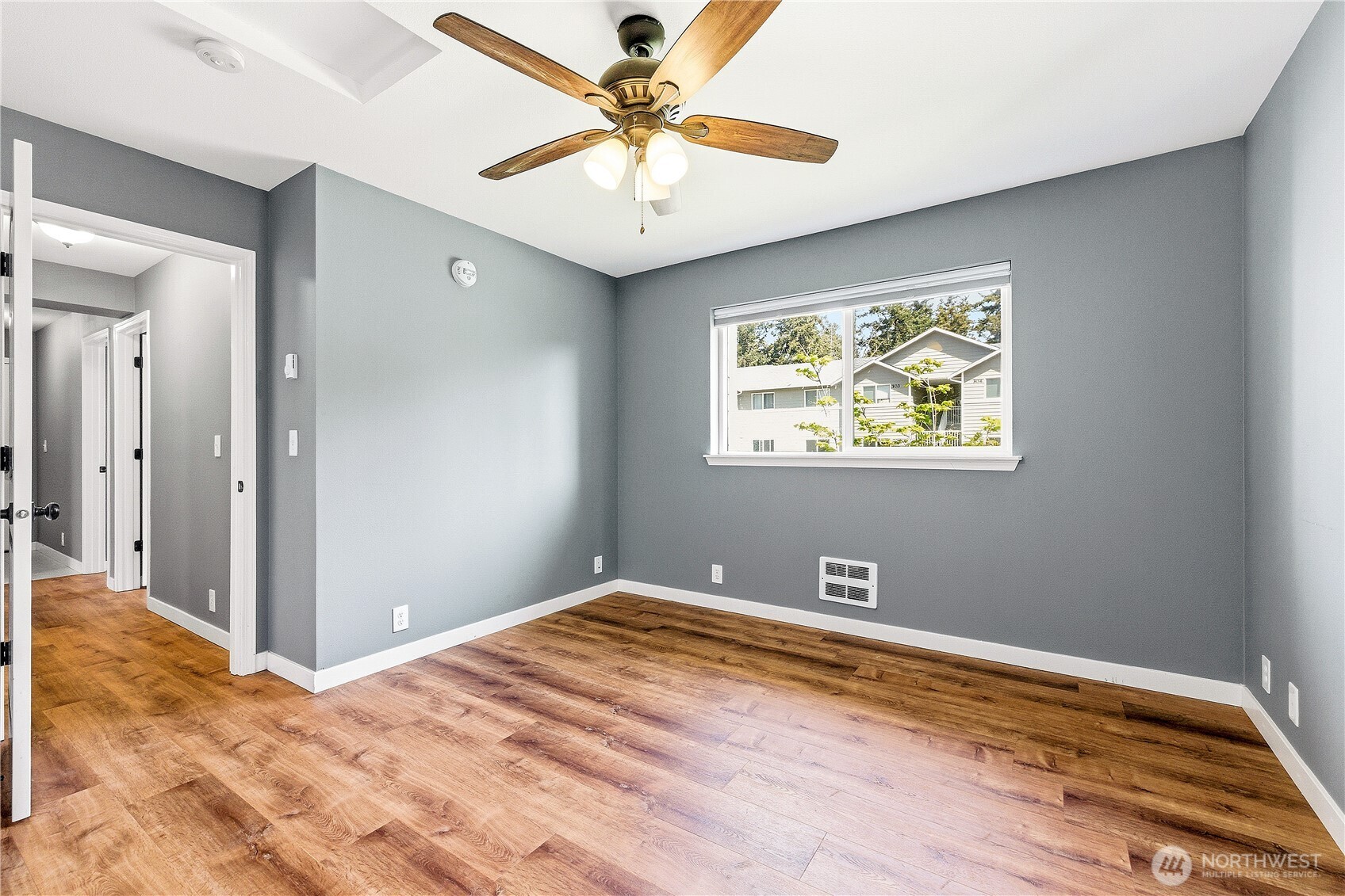1670 SW Mulberry Street #B201, Oak Harbor, WA 98277