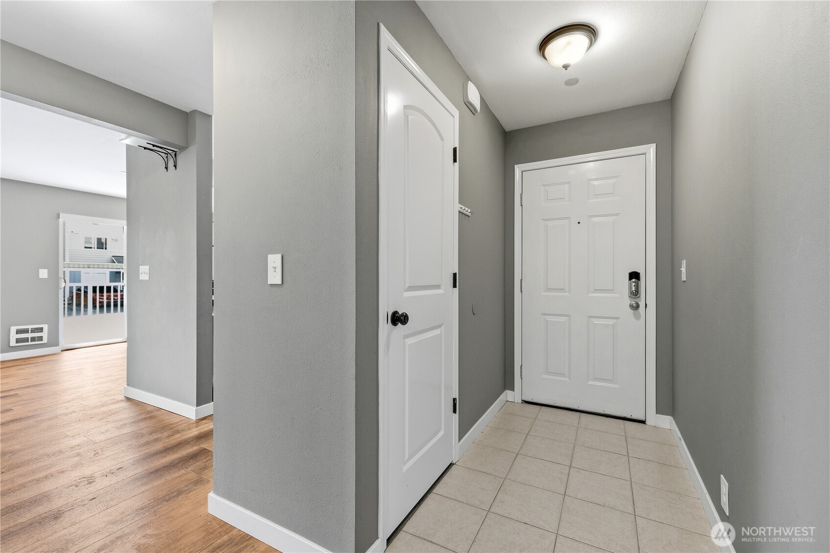 1670 SW Mulberry Street #B201, Oak Harbor, WA 98277