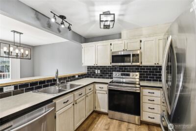 1670 SW Mulberry Street #B201, Oak Harbor, WA 98277