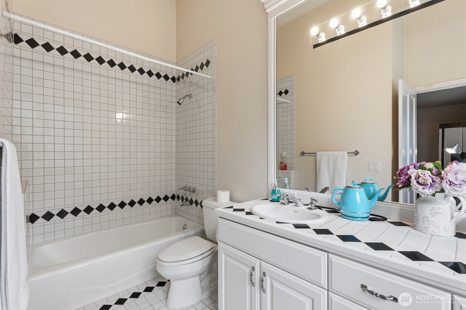 19925 NE 129th Street , Woodinville, WA 98077-7693