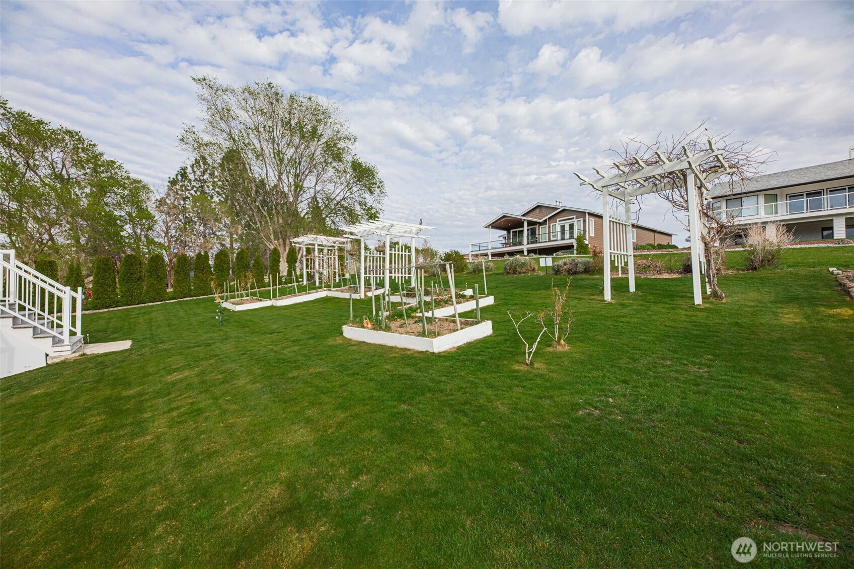 207 Manson View Drive , Manson, WA 98831