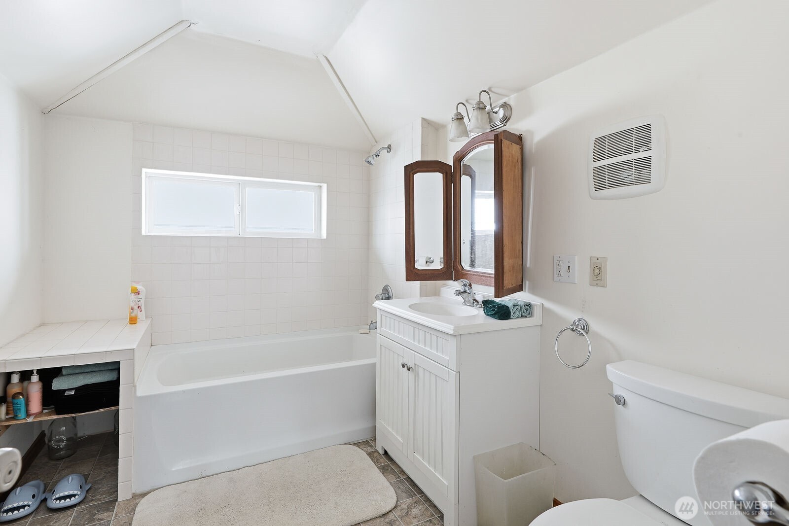 211 14th Avenue E, Seattle, WA 98112