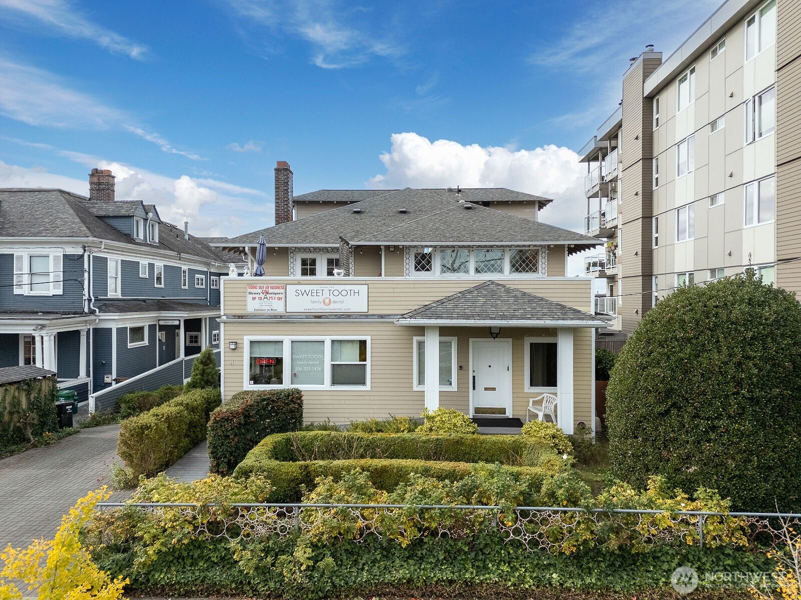 211 14th Avenue E, Seattle, WA 98112