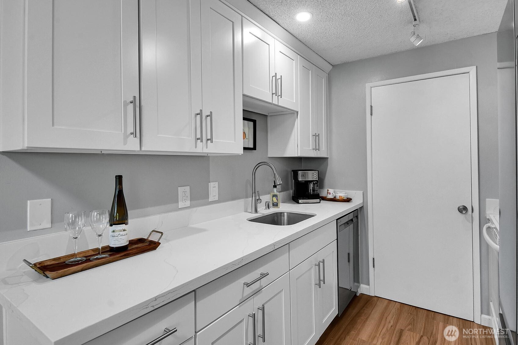 7217 NE 175th Street #220, Kenmore, WA 98028