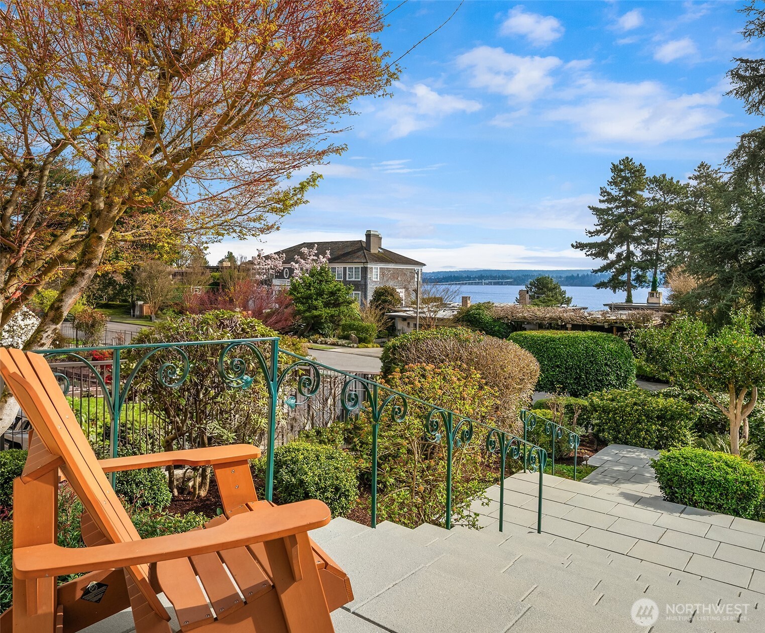 453 McGilvra Boulevard E, Seattle, WA 98112