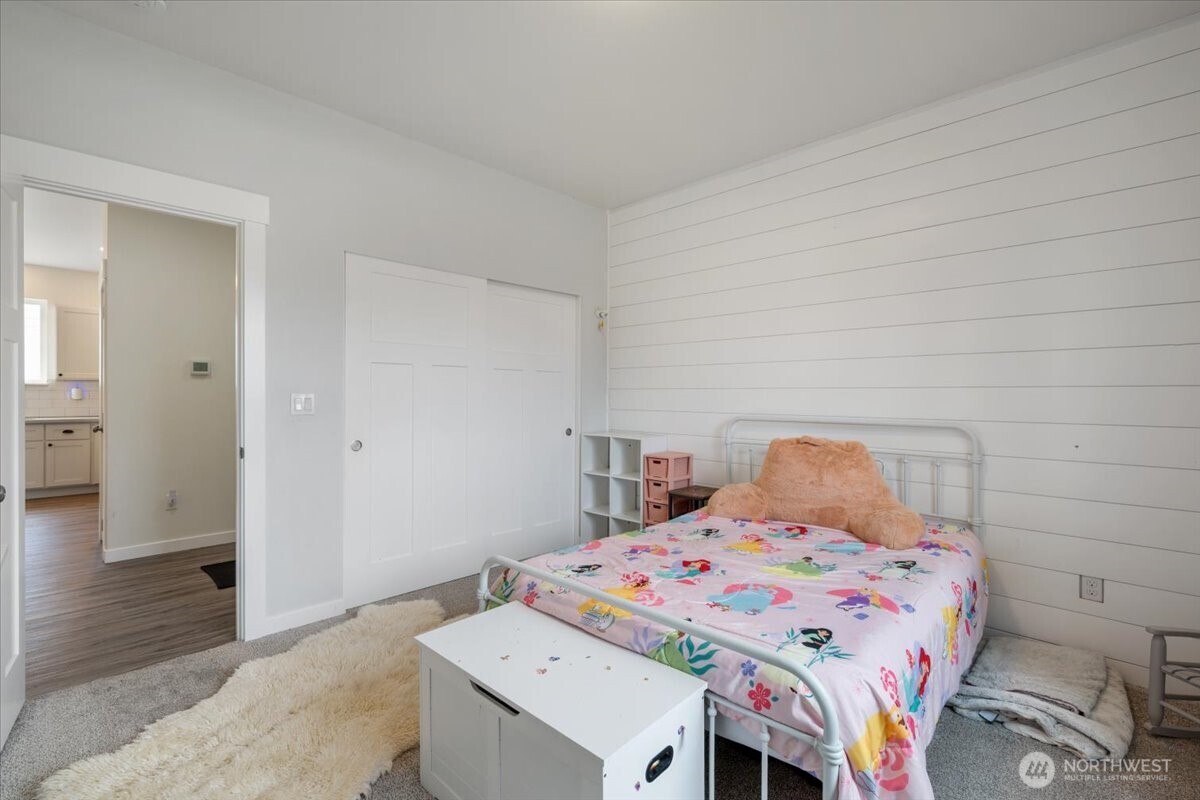 171 9th St NW , Carbonado, WA 98323