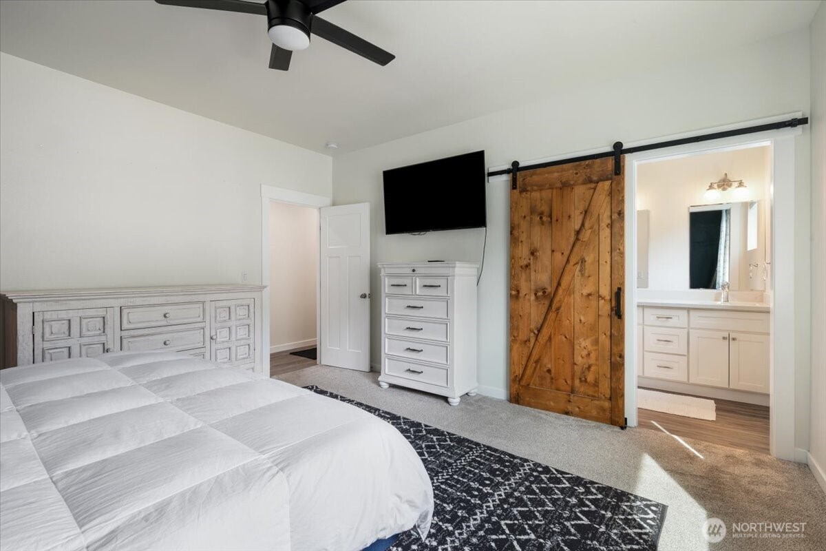 171 9th St NW , Carbonado, WA 98323