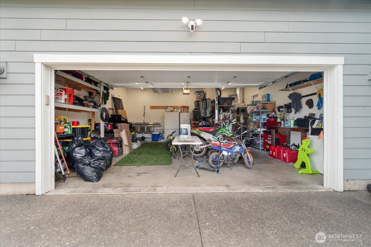171 9th St NW , Carbonado, WA 98323