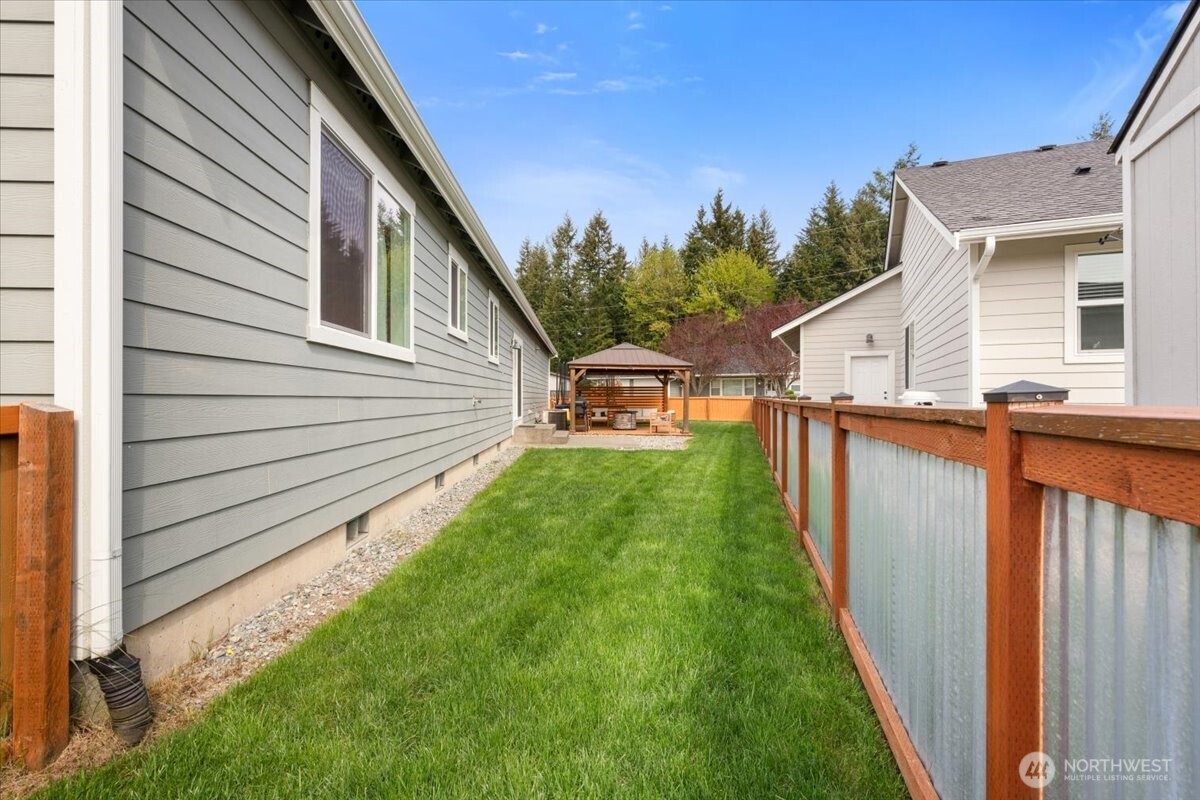 171 9th St NW , Carbonado, WA 98323