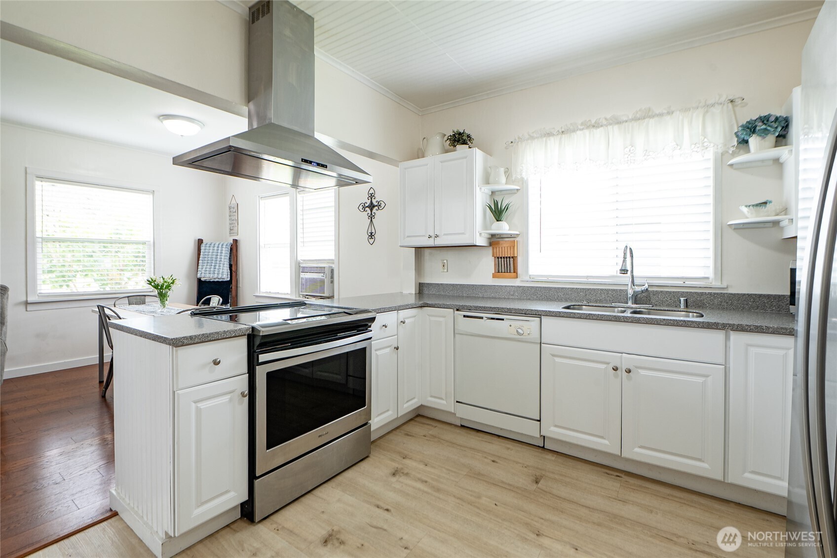 2411 Dodd Street , Blaine, WA 98230