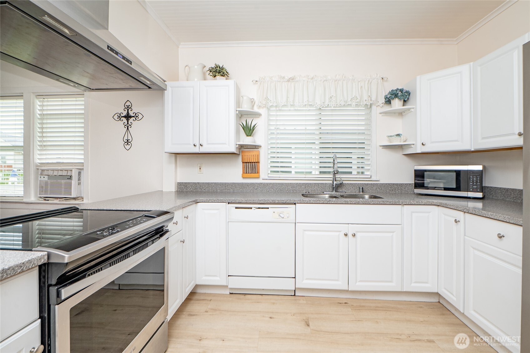 2411 Dodd Street , Blaine, WA 98230