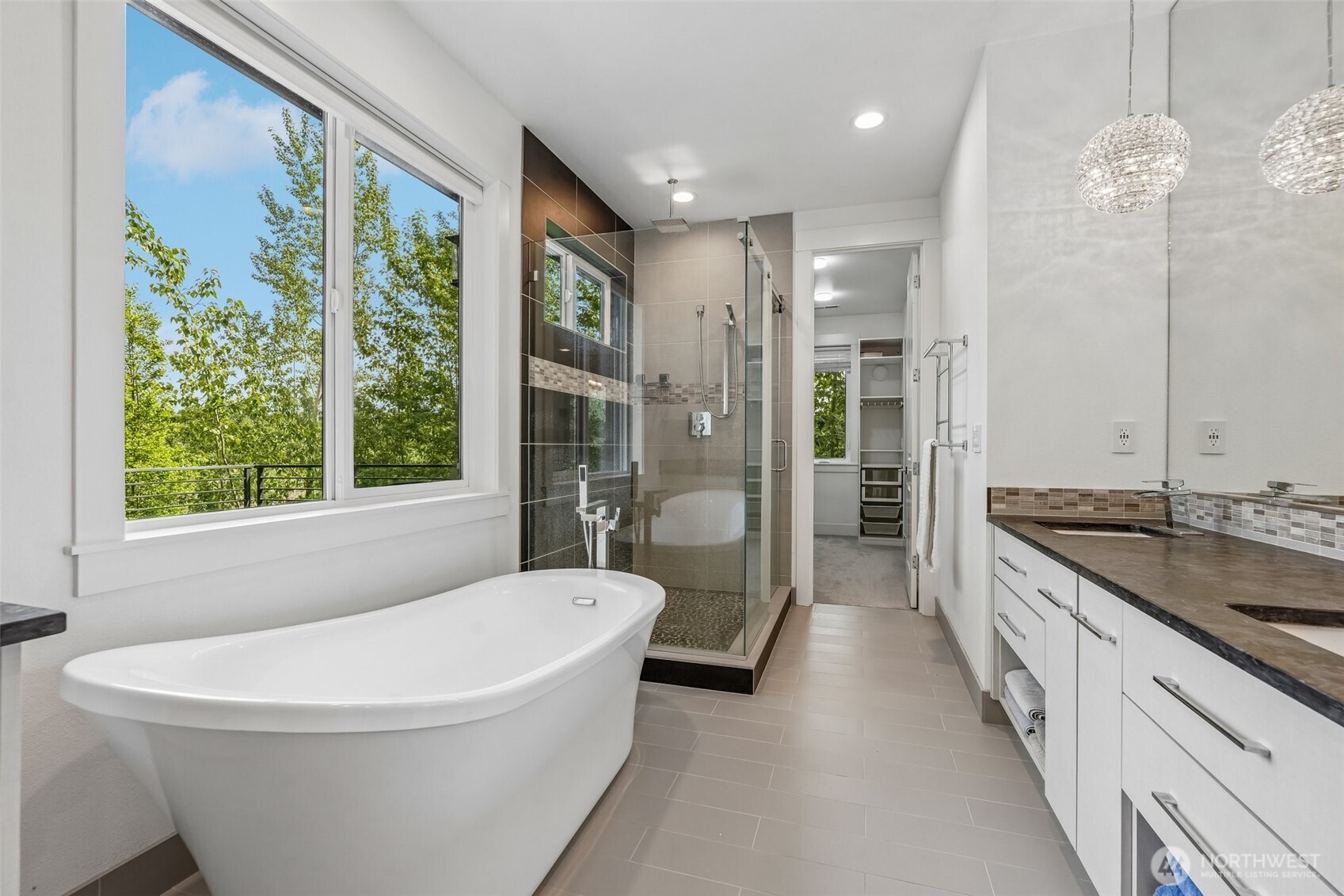 9500 NE 111th Street , Vancouver, WA 98662